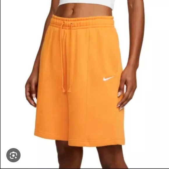 Nike Shorts Women Medium Essential Sweat shorts Fleece Orange Oversized Z - Picture 1 of 10